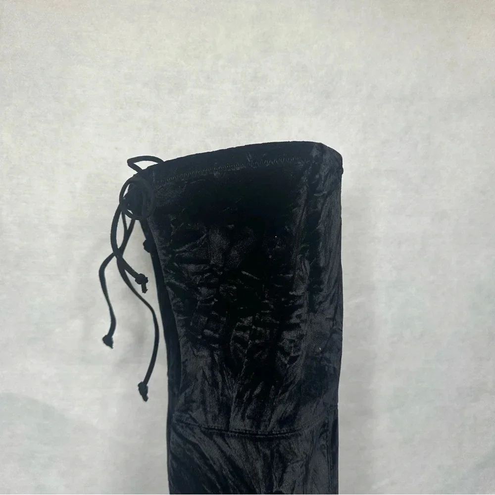 Stuart Weitzman Vidaland Convertible Boot in Black Crushed Velvet. Sz: 6.5